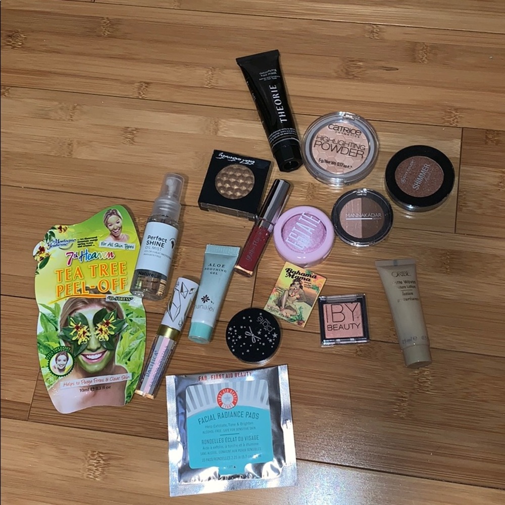 Makeup bundle